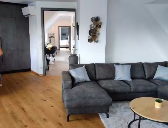 Wohn- Esszimmer mit Küche