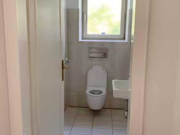 1. WC sparat