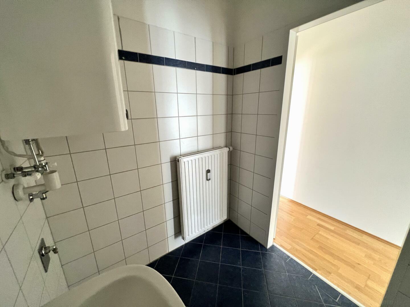 Bad mit Wanne