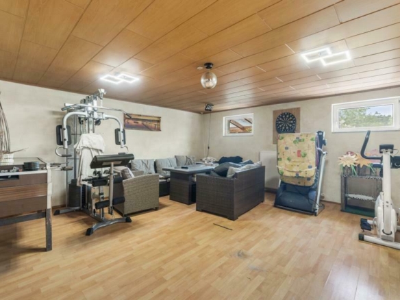 Fitnessraum im KG