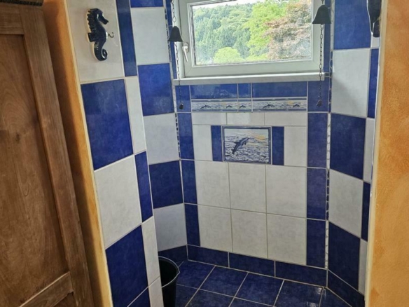 Dusche im KG