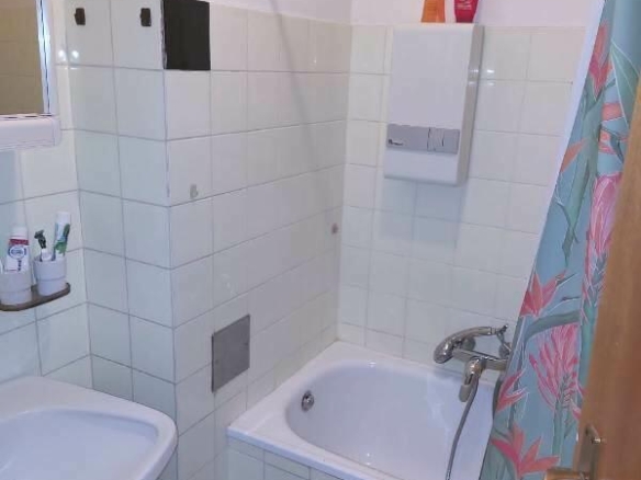 Bad mit Wanne