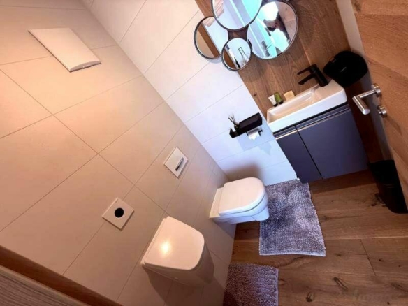 WC mit Pissoir