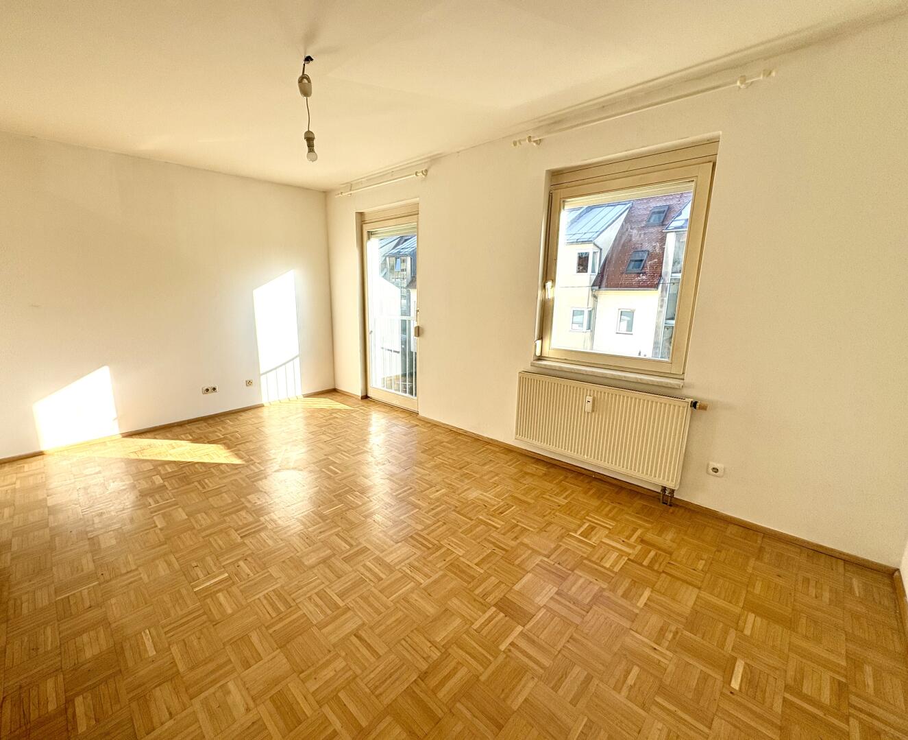 Wohnzimmer mit französischem Balkon Wohnzimmer mit französischem Balkon