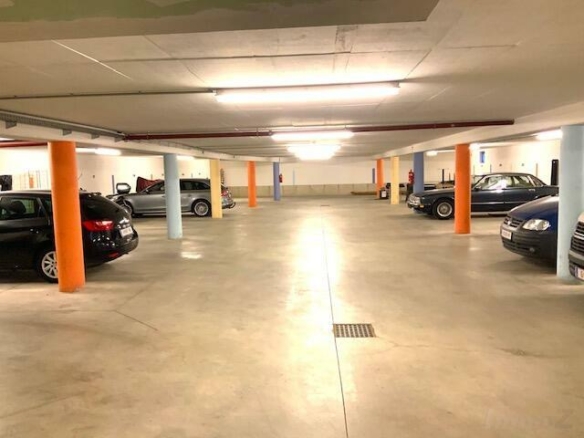 Tiefgaragenplatz extra anmietbar