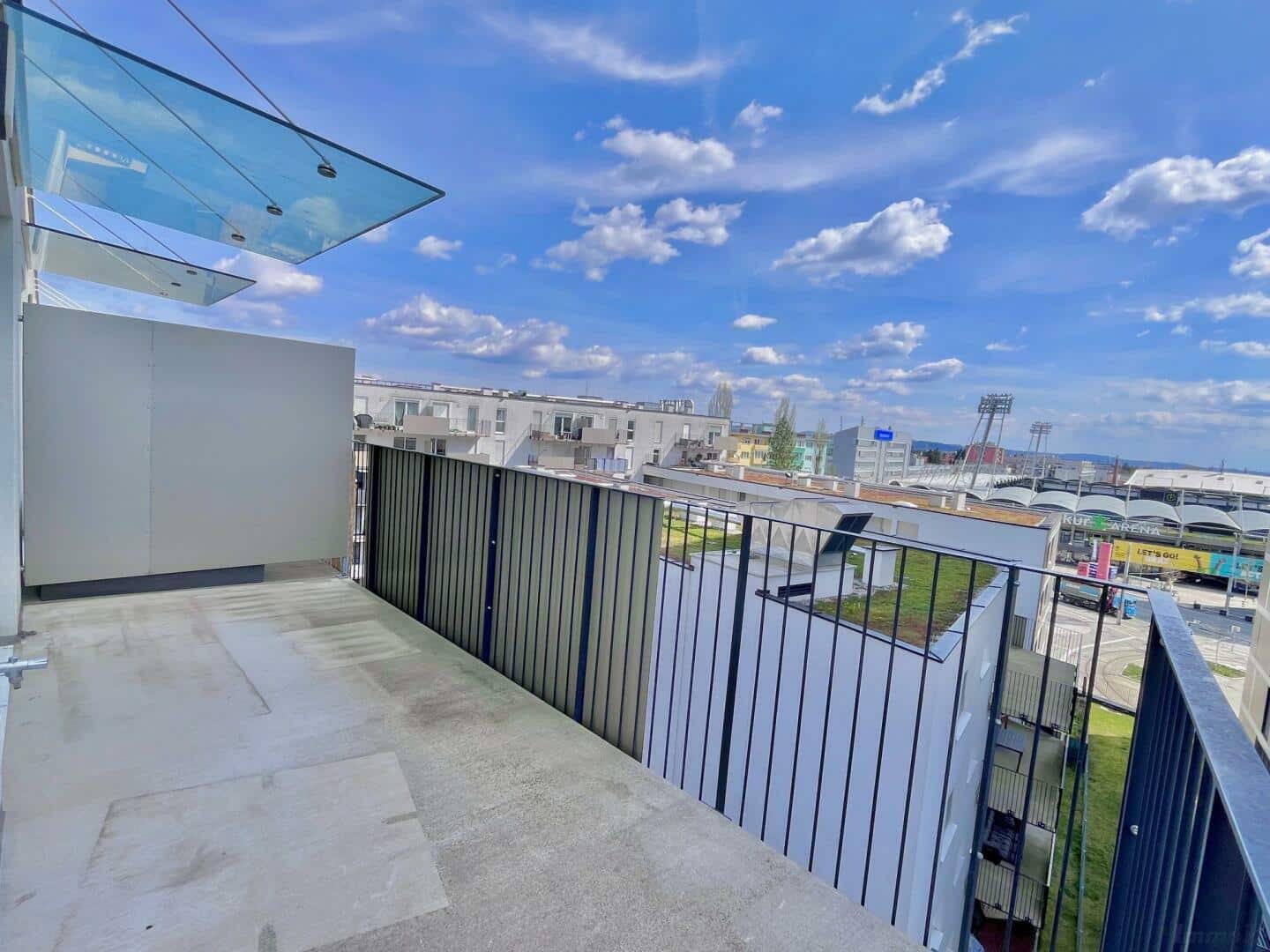 Süd-Terrasse, teils überdacht