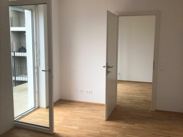 Wohnzimmer mit Blick zum Schlafzimmer