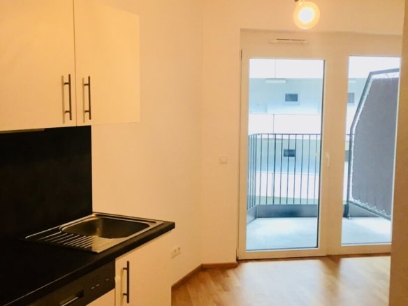 Wohnküche mit Balkon
