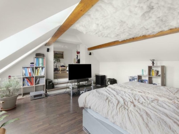 riesiges Zimmer im OG