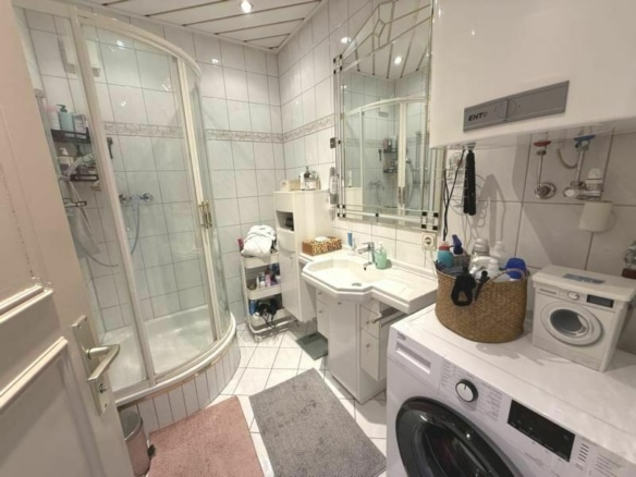 Bad mit Dusche