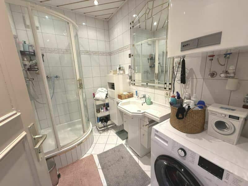 Bad mit Dusche