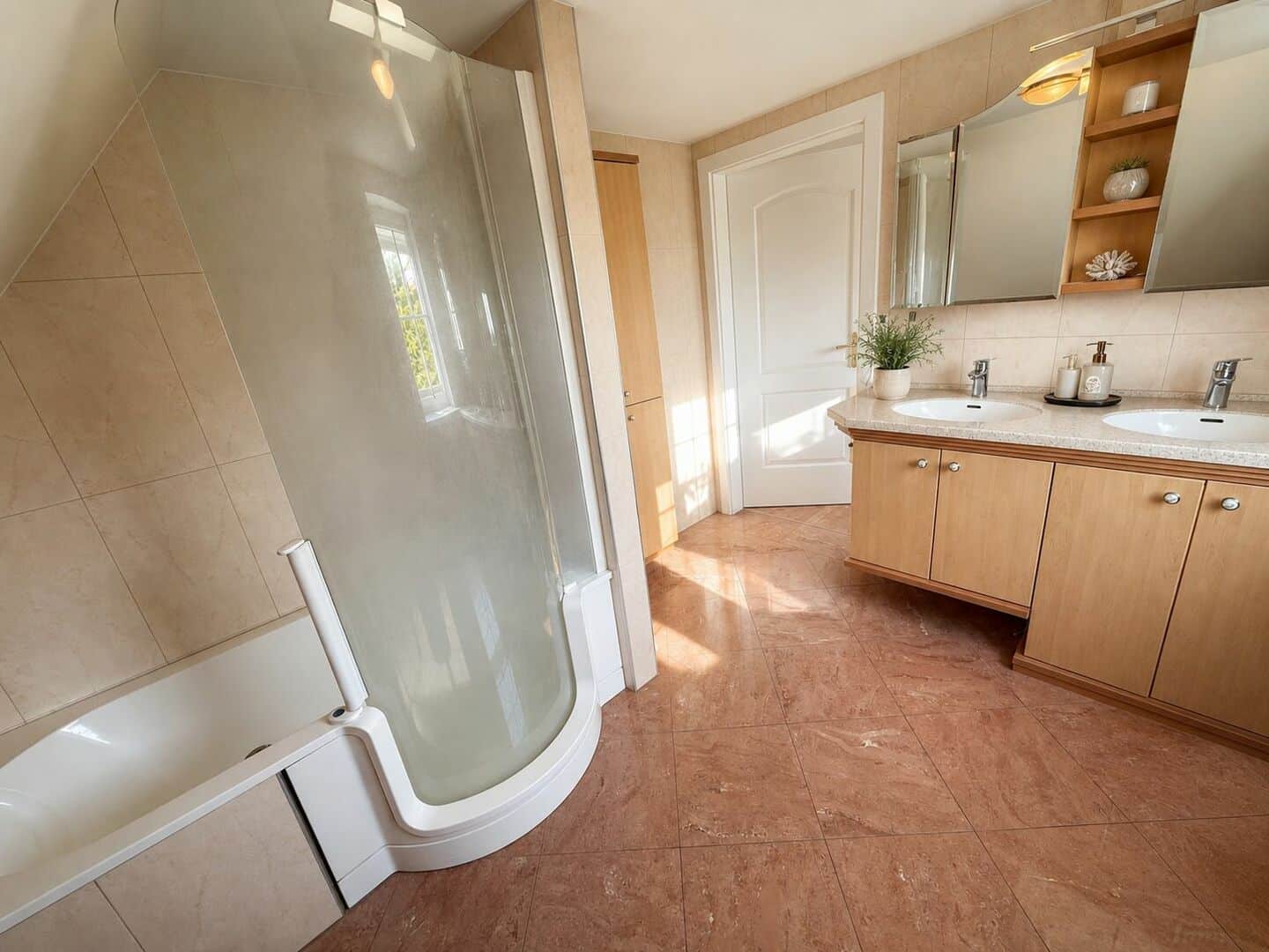 Bad und WC im OG