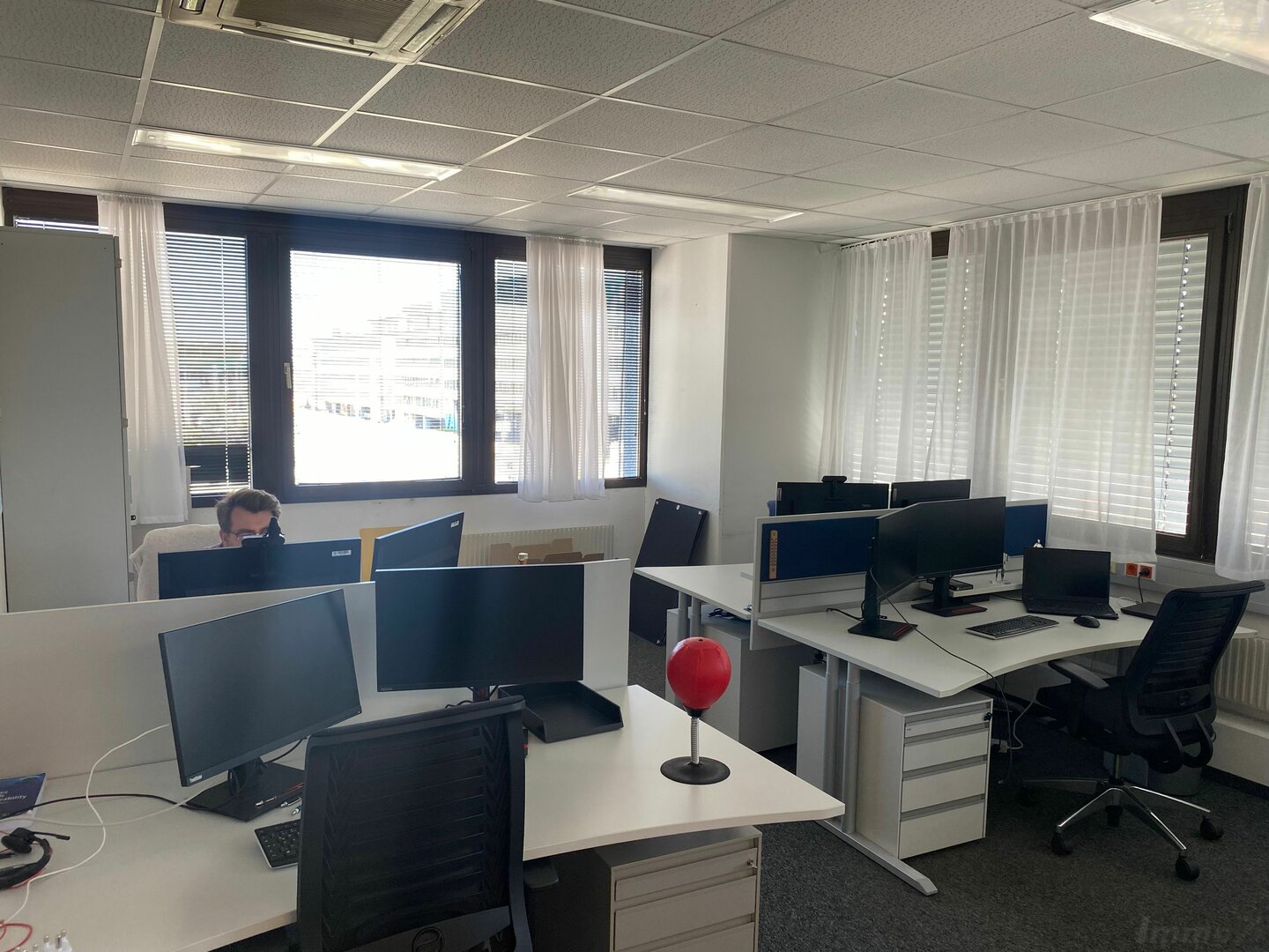 Büro 1