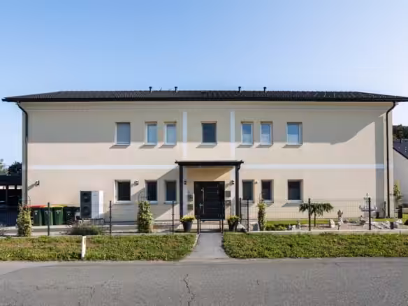Eingang Mehrparteienhaus