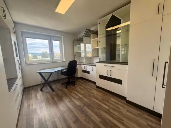 Zimmer 2/Büro