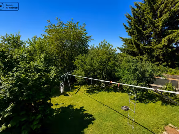 eigener garten mit Spielgeräten