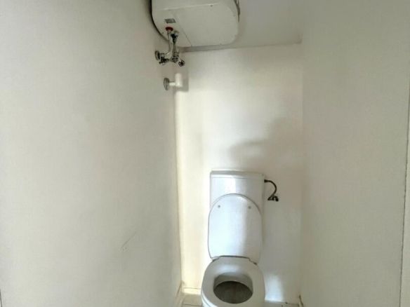 separates WC