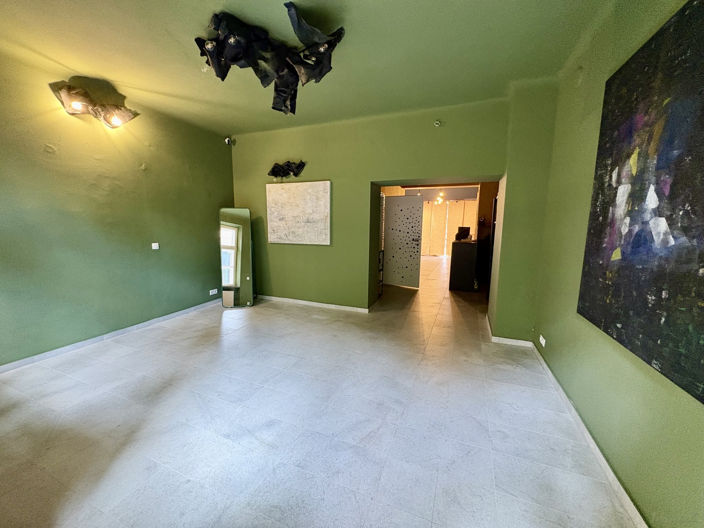 hofseitiges Zimmer