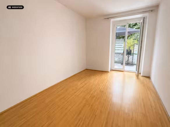 Zimmer mit Zugang zum Balkon