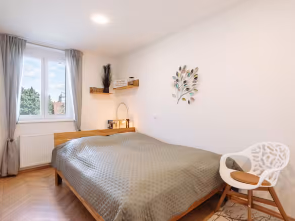 Schlafzimmer 1