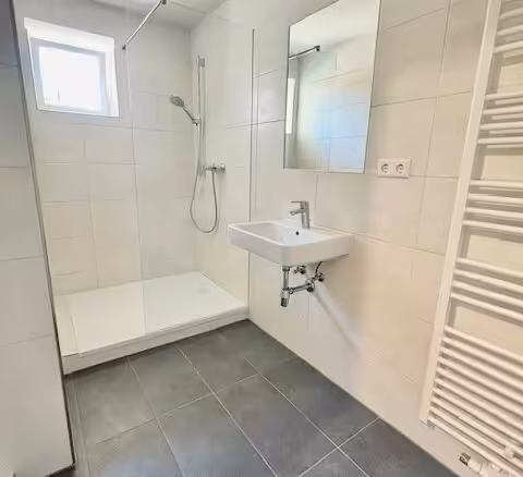 Bad mit Dusche