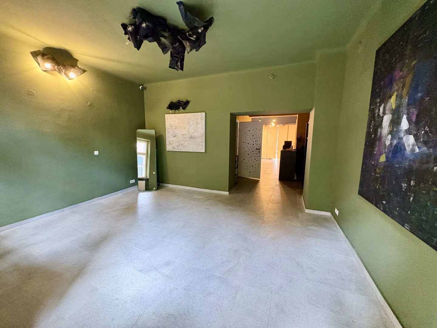 hofseitiges Zimmer
